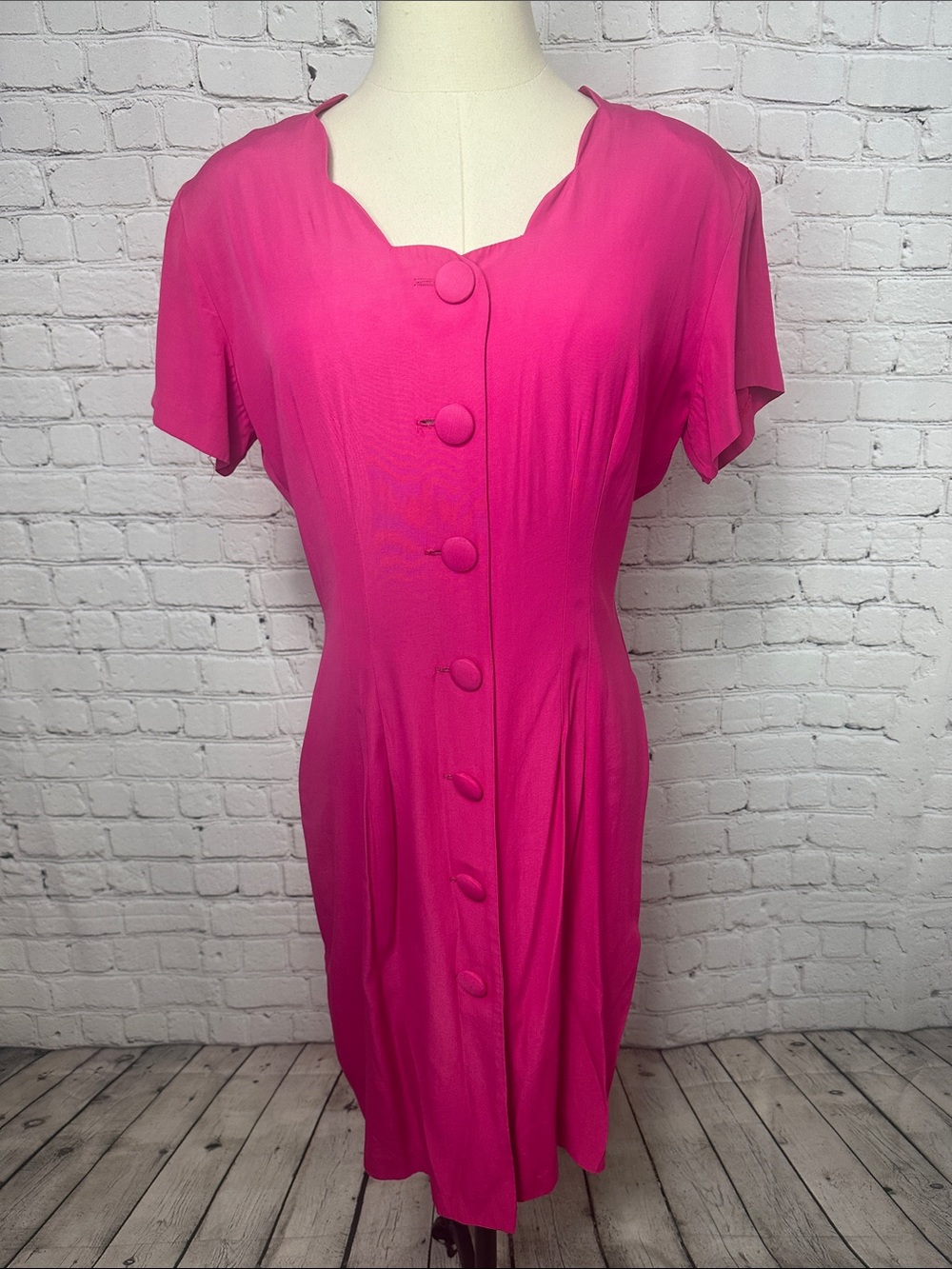 Vintage Hearts Hot Pink Sheath Dress Made in USA Scalloped Neck Size 10